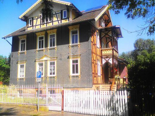 Haus Amelie Lägenhet Bad Salzungen Exteriör bild